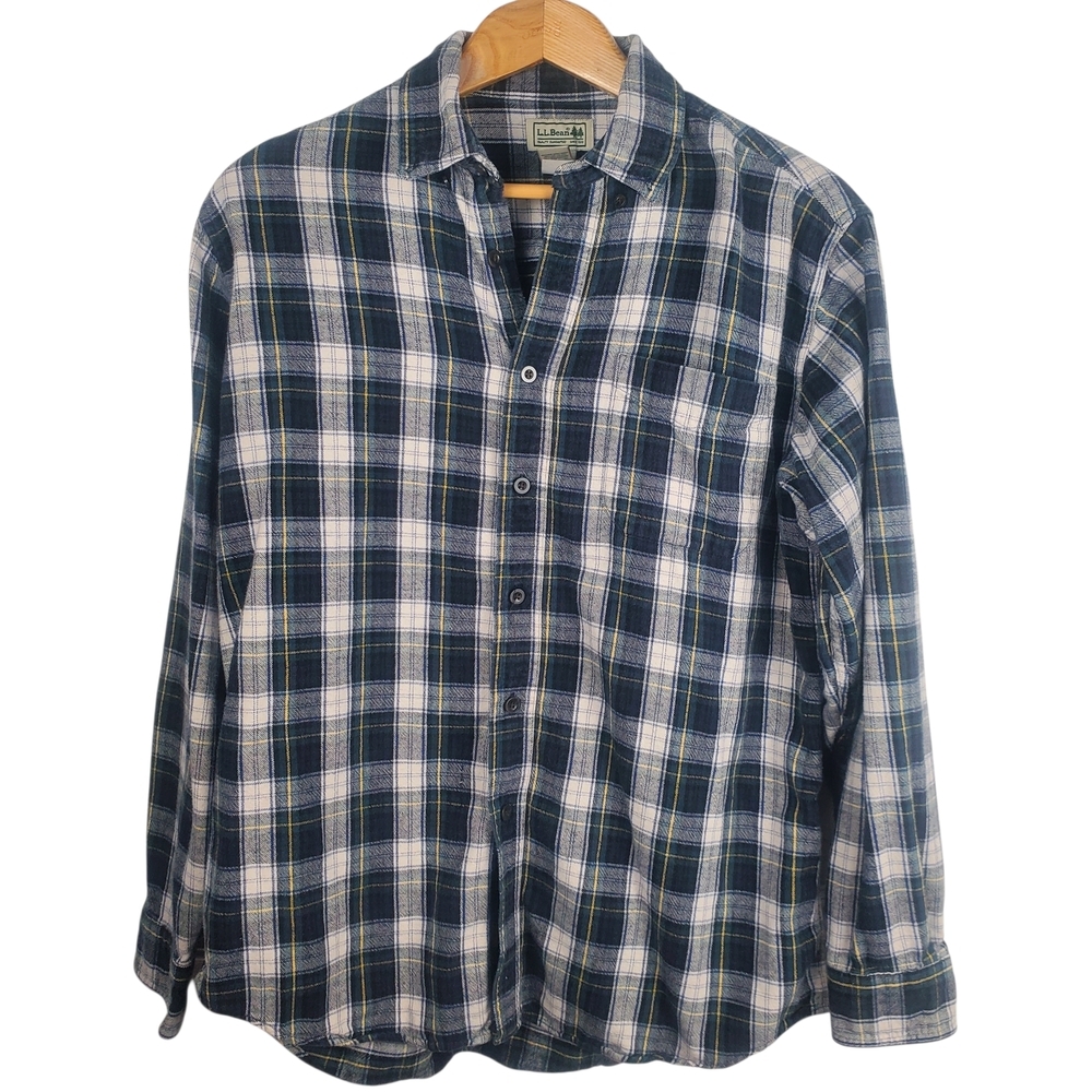 L.L. Bean Men's Scotch Plaid Flannel  Shirt. MED. #236